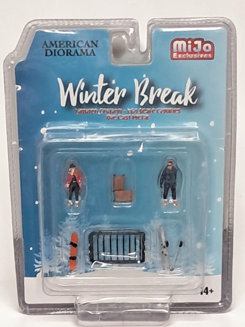 American Dirorama Winter Break 1 64 Scale Figures Roof Rack Snowboard MiJo 76462